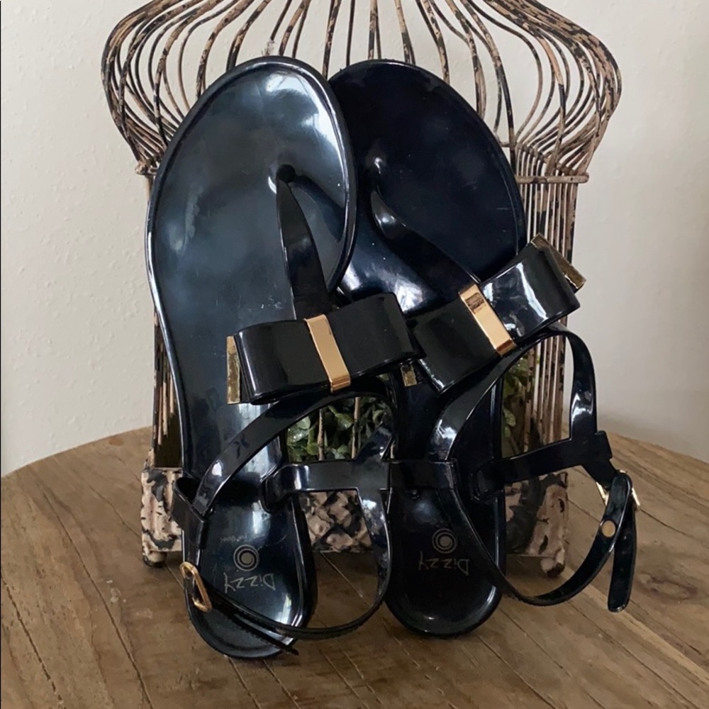 Dizzy Bow Sandals